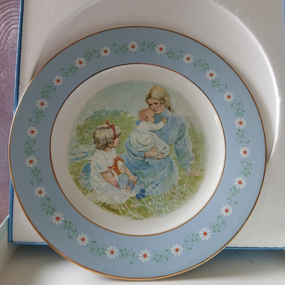 Avon‎ Blue and White Porcelain Dinnerware with Pastoral Scene 1974
